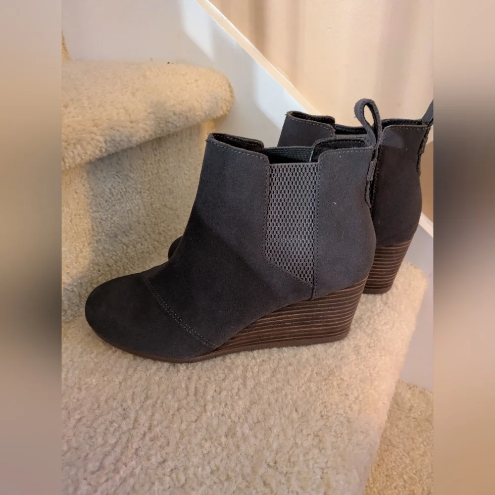 Tom's Kayley Boots Dark Gray 8 NWOB